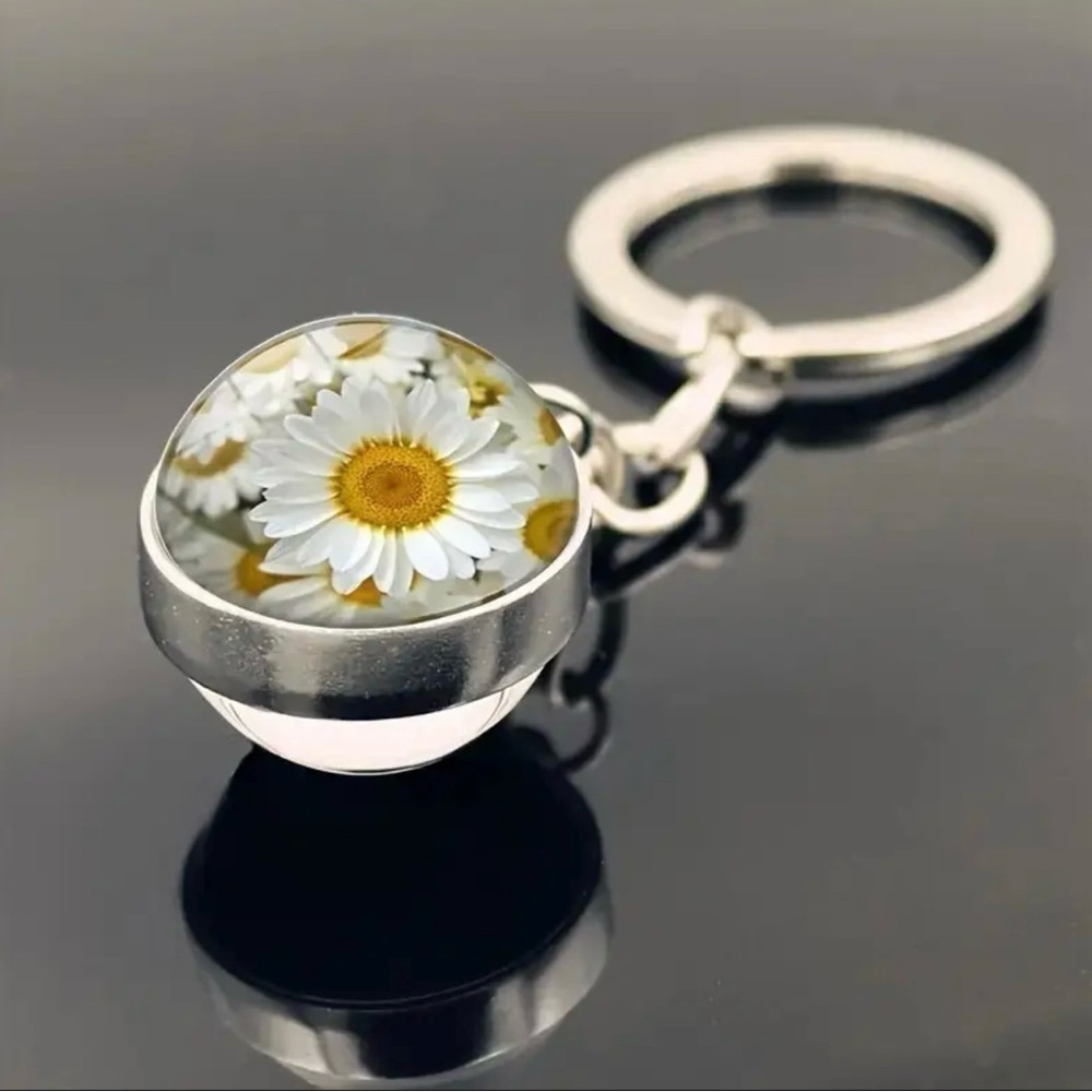 Luminous Daisy Flower Glass Ball Bag Charm/Keychain New in Packaging